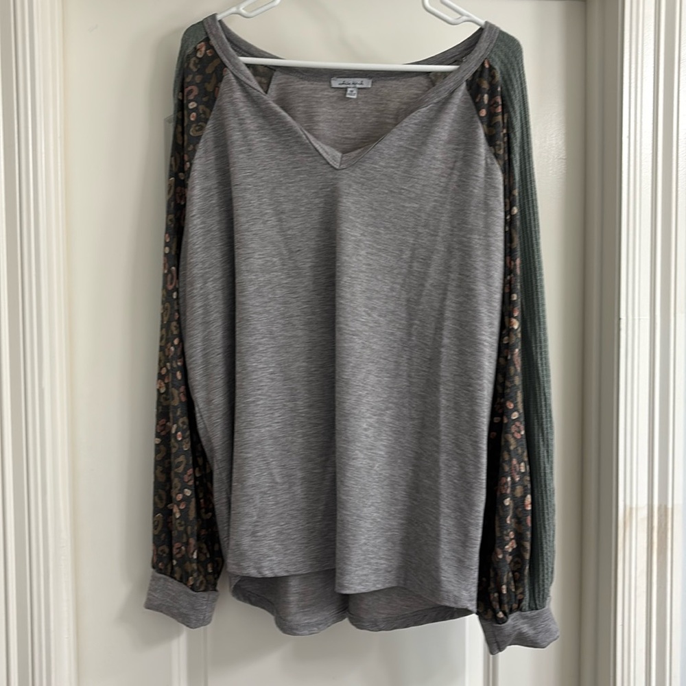 Women’s long sleeve top. White Birch. Size 1x